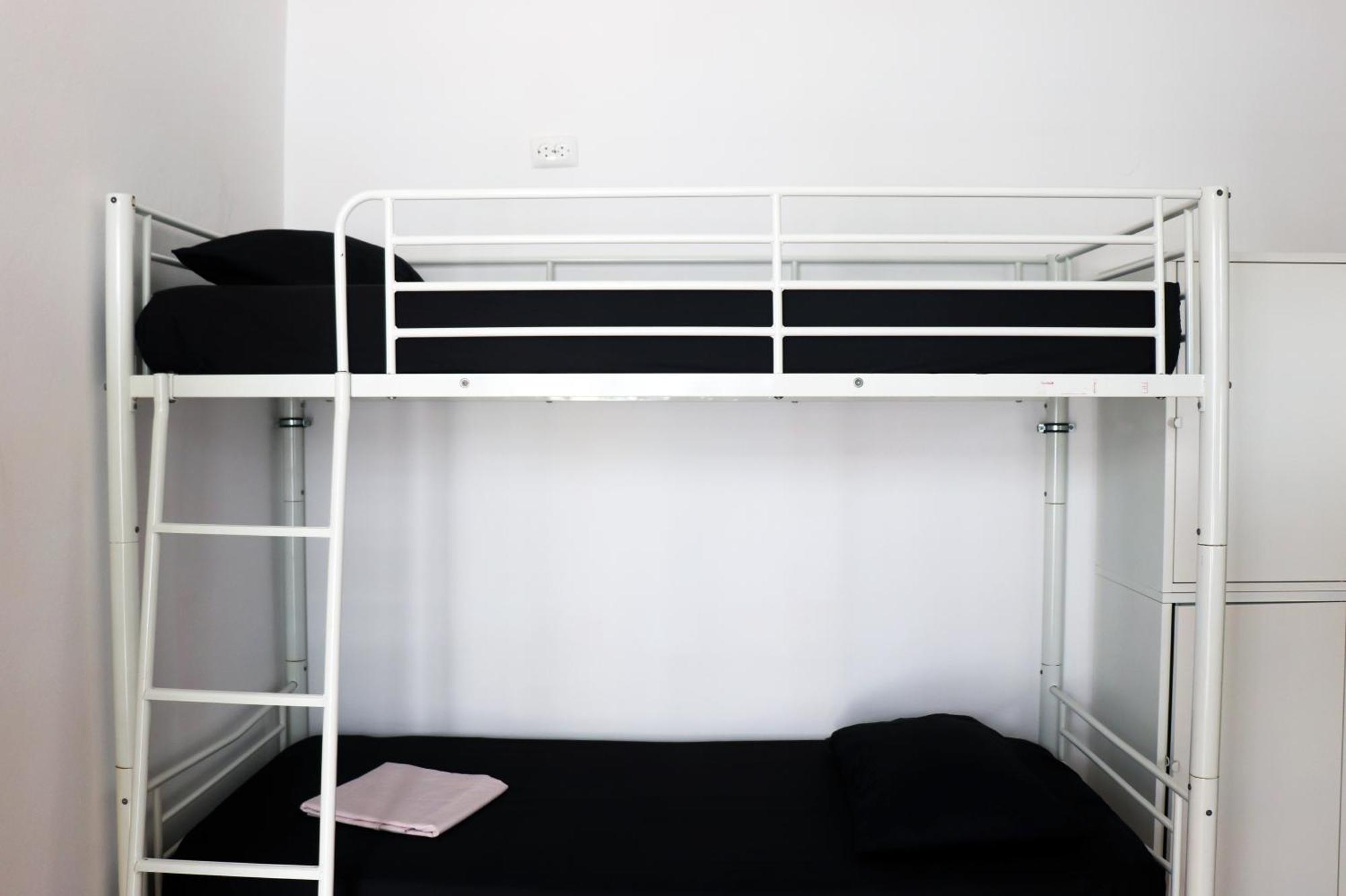 Jjs Yard 2 Hostel Lagos Kültér fotó
